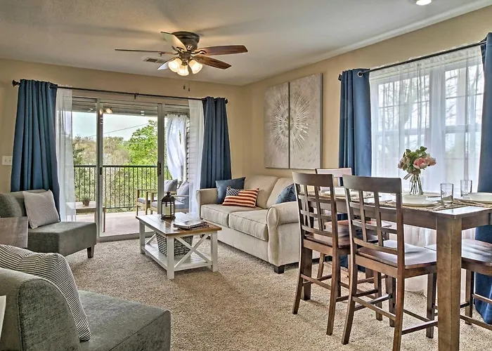Branson Condo On Golf Course W/ Pool Access!